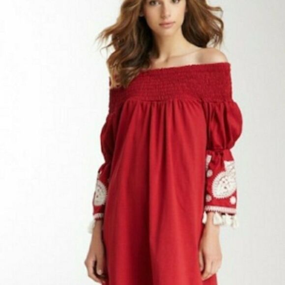 Dresses & Skirts - VaVa By Joy Han Orange & Cream
Embroidered Off The Shoulder Dress Size